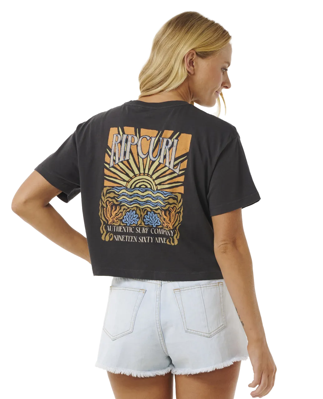 Coral Sands Crop T-Shirt in Washed Black