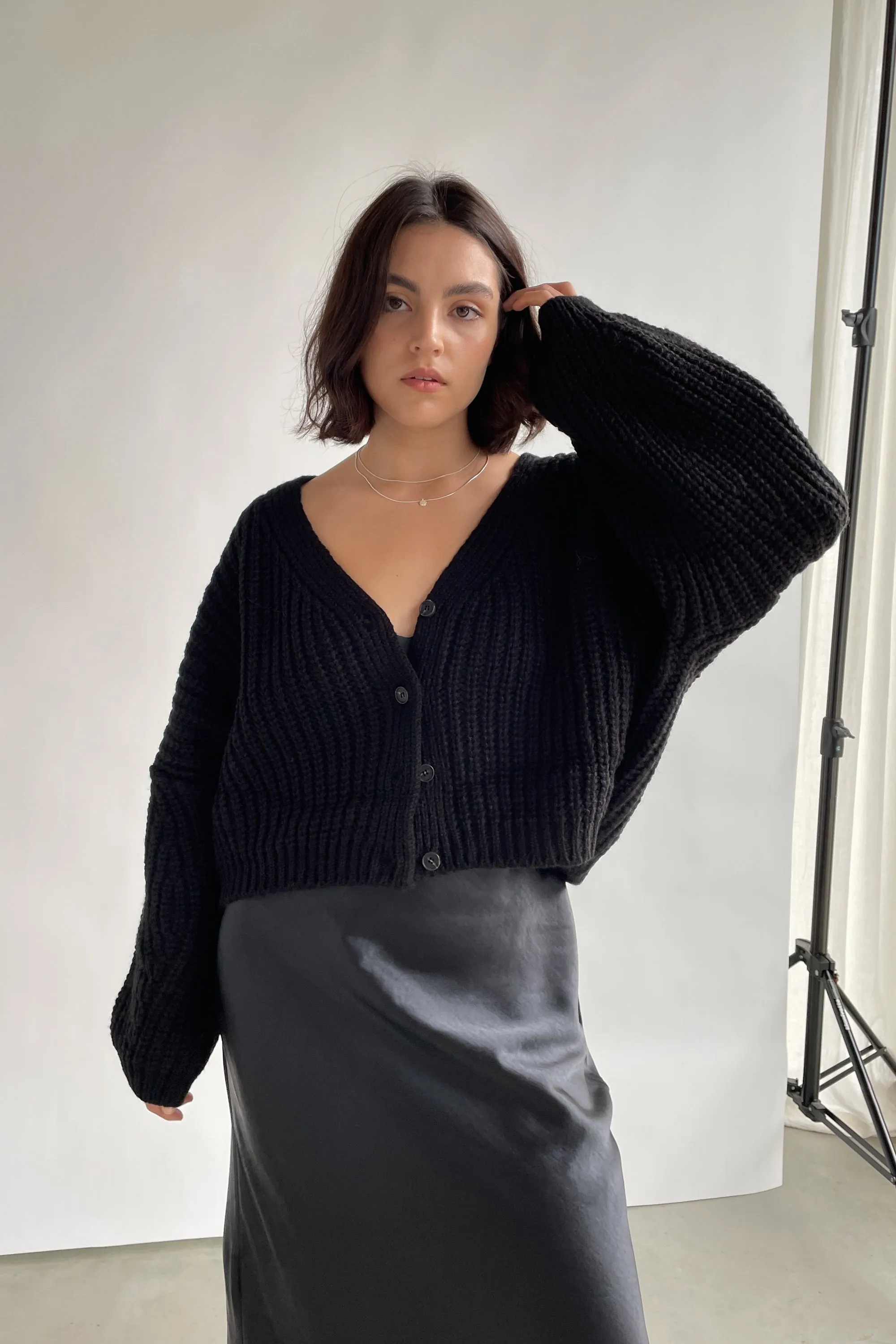 CROPPED BUTTON FRONT CARDIGAN