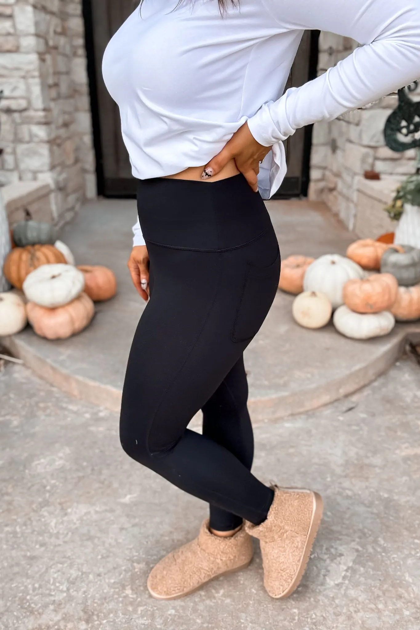 Tapered Black Band Solid Leggings with Back Pockets