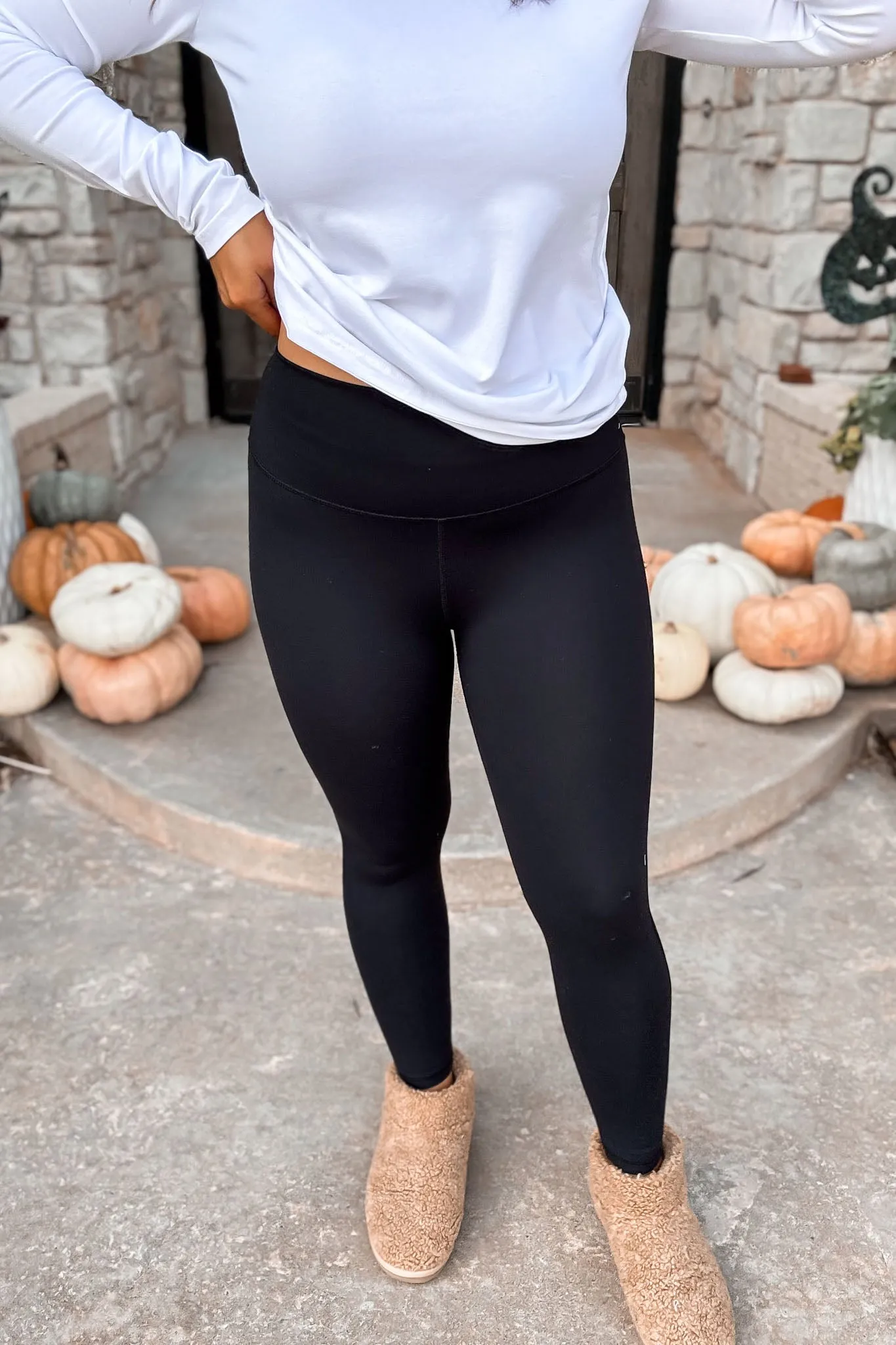 Tapered Black Band Solid Leggings with Back Pockets